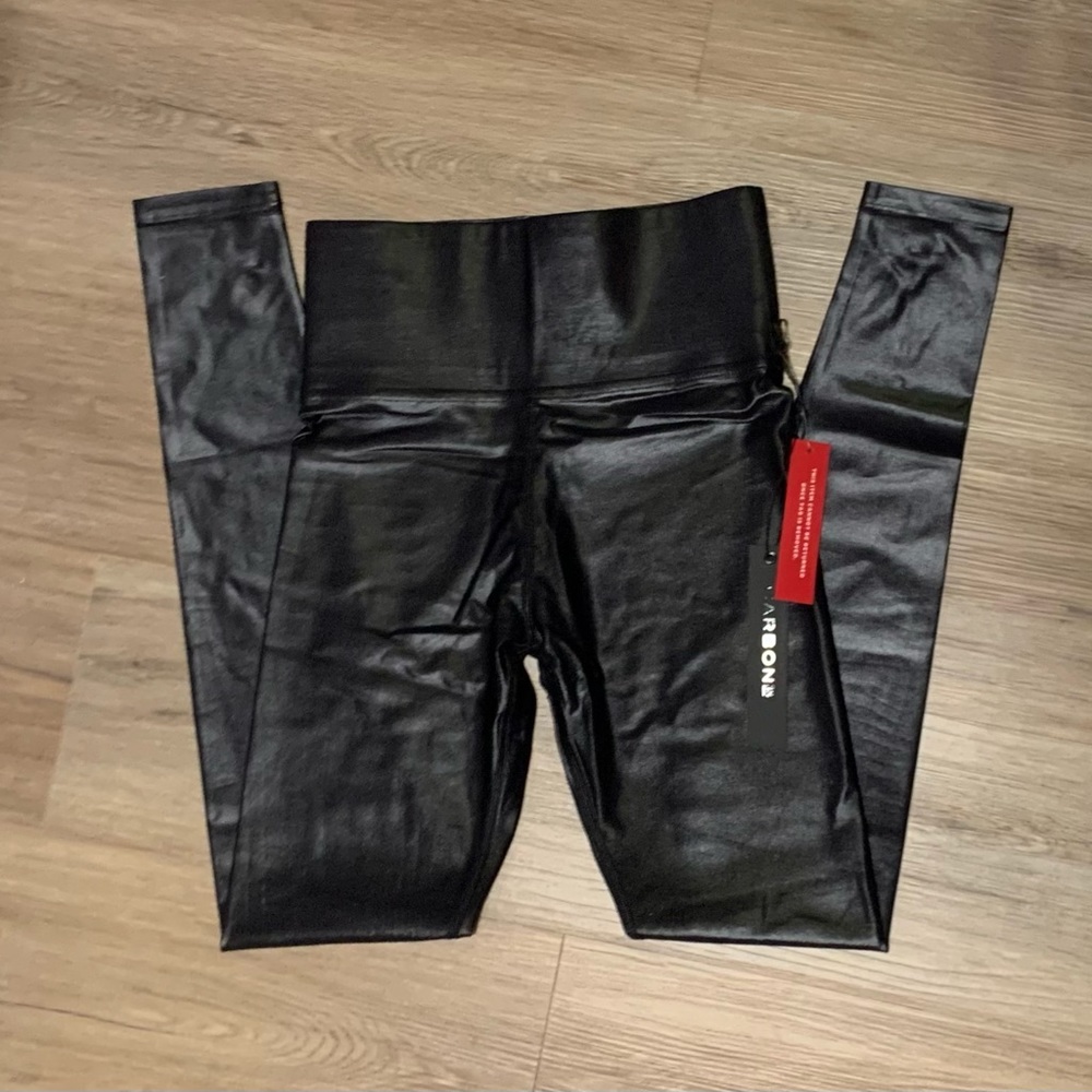CARBON38 LEGGINGS - Shiny high rise leggings in perfect condition!!